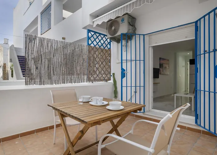 Jacaranda Playa Conil * קוניל דה לה פרונטרה